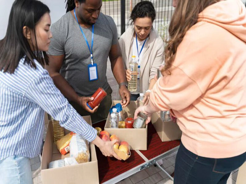 Residents in West Palm Beach donation of household goods Residents in West Palm Beach donation of household goods